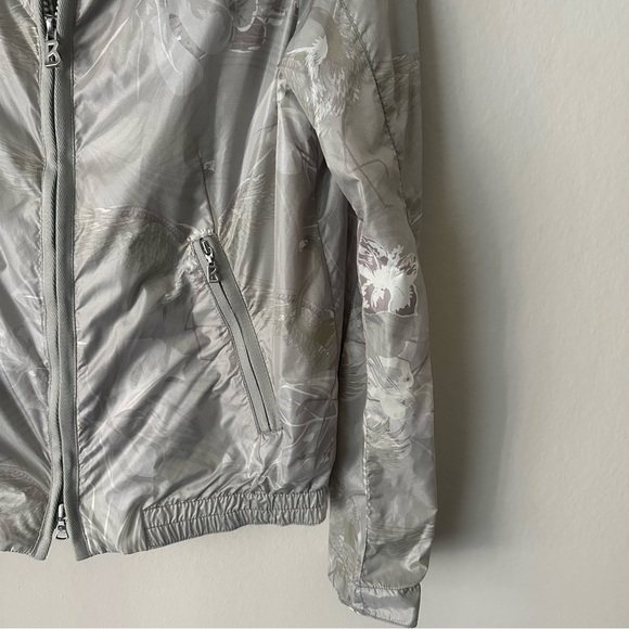 Bogner Sports Full Zip Windbreaker Jacket Flamingo Floral Print Silver Metallic - Picture 2 of 12